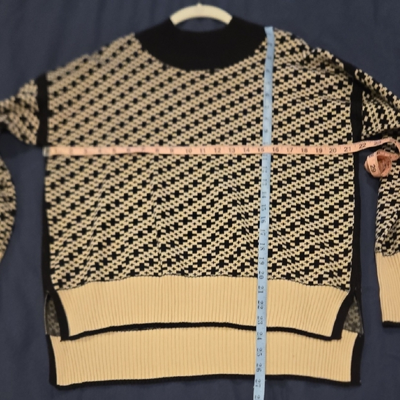 VICI Alma Cross Jacquard Mock Neck Sweater - Picture 6 of 8